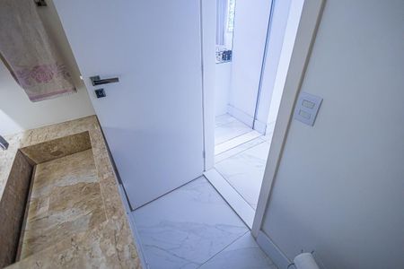 Apartamento à venda com 196m², 4 quartos e 4 vagaslavabo