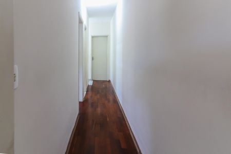 Casa à venda com 125m², 3 quartos e 2 vagas Casa à venda com 125m², 3 quartos e 2 vagasCorredor Quartos