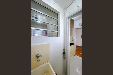 Apartamento para alugar com 48m², 2 quartos e sem vaga Apartamento para alugar com 48m², 2 quartos e sem vagaÁrea de Serviço