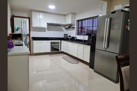 Casa à venda com 249m², 3 quartos e 5 vagas