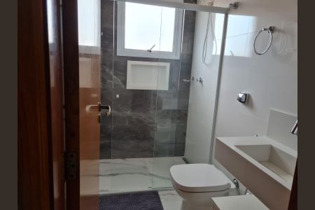 Casa à venda com 249m², 3 quartos e 5 vagas