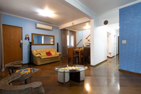 Casa para alugar com 300m², 4 quartos e 3 vagasSala