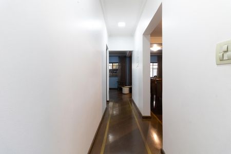 Casa para alugar com 300m², 4 quartos e 3 vagasCorredor