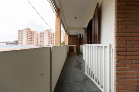 Casa para alugar com 300m², 4 quartos e 3 vagasVaranda - Corredor Lateral 