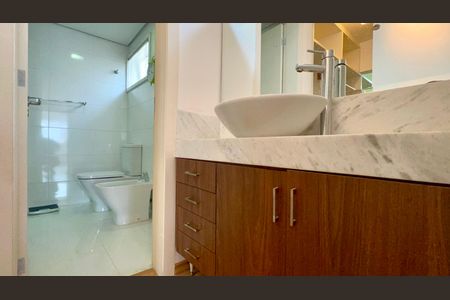 Apartamento à venda com 205m², 3 quartos e 2 vagasBanheiro da Suíte