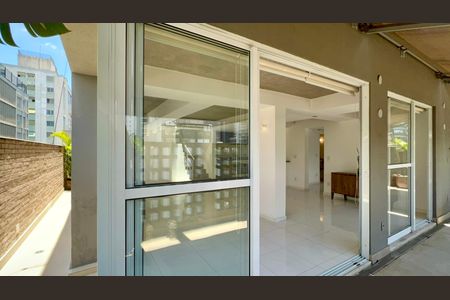 Apartamento à venda com 205m², 3 quartos e 2 vagasVaranda