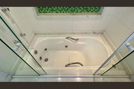 Apartamento à venda com 205m², 3 quartos e 2 vagasBanheiro