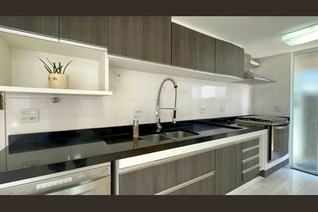 Apartamento à venda com 205m², 3 quartos e 2 vagasCozinha