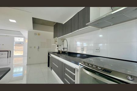 Apartamento à venda com 205m², 3 quartos e 2 vagasCozinha