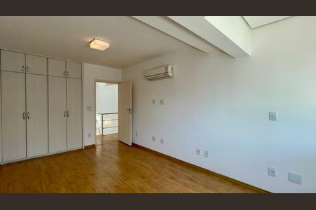 Apartamento à venda com 205m², 3 quartos e 2 vagasQuarto 1