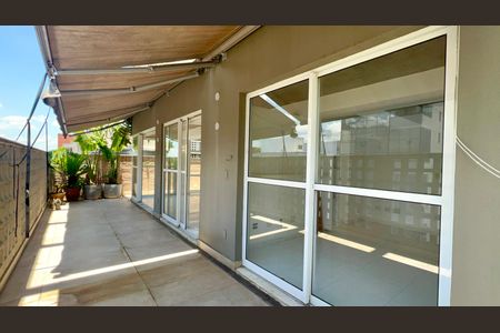 Apartamento à venda com 205m², 3 quartos e 2 vagasVaranda