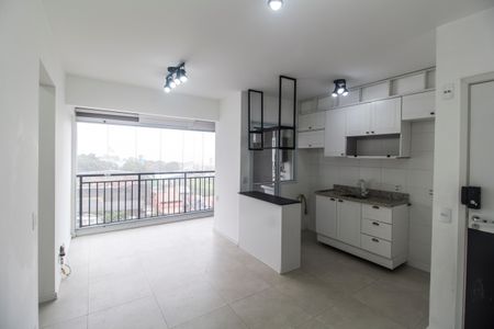 Sala de apartamento para alugar com 2 quartos, 45m² em Jardim Copiuva, Carapicuíba