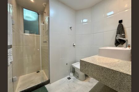 Apartamento à venda com 75m², 2 quartos e sem vagaBanheiro social