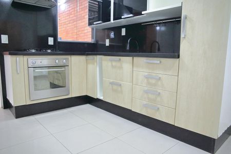 Casa de condomínio para alugar com 110m², 3 quartos e 2 vagasCozinha 