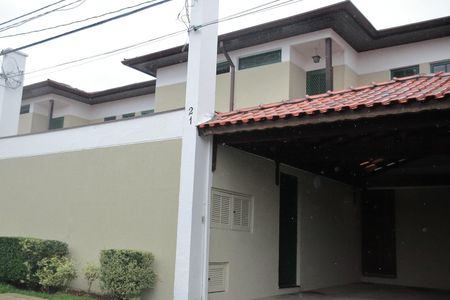 Casa de condomínio para alugar com 110m², 3 quartos e 2 vagasFachada 