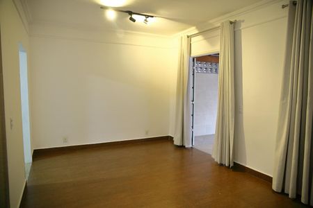 Casa de condomínio para alugar com 110m², 3 quartos e 2 vagasSala