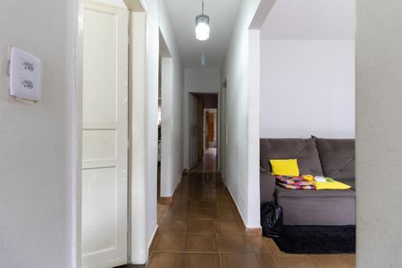 Casa à venda com 118m², 3 quartos e 3 vagasCorredor