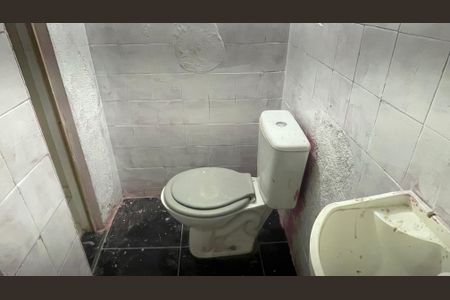 Banheiro de kitnet/studio para alugar com 1 quarto, 25m² em Freguesia (ilha do Governador), Rio de Janeiro