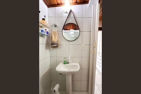 Casa à venda com 139m², 3 quartos e 2 vagasBanheiro Social