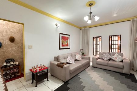 Casa à venda com 139m², 3 quartos e 2 vagasSala