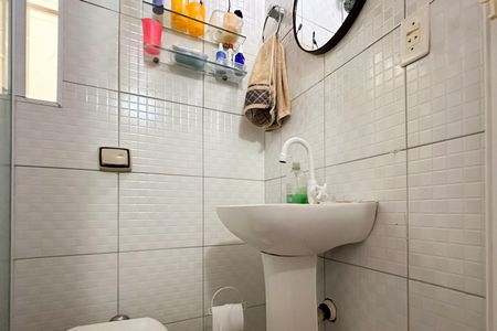 Casa à venda com 139m², 3 quartos e 2 vagasBanheiro Social