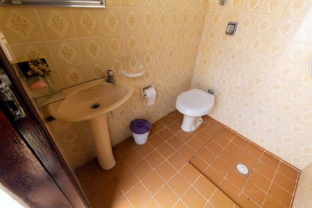 Casa para alugar com 350m², 2 quartos e 2 vagasBanheiro de Serviço