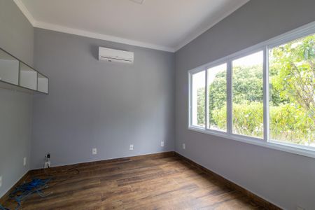 Casa de condomínio para alugar com 258m², 3 quartos e 4 vagasEscritório