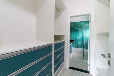 Casa de condomínio para alugar com 258m², 3 quartos e 4 vagasSuite 1