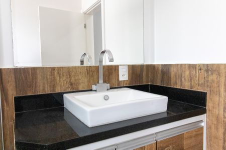 Casa de condomínio para alugar com 258m², 3 quartos e 4 vagasBanheiro da Suíte 3