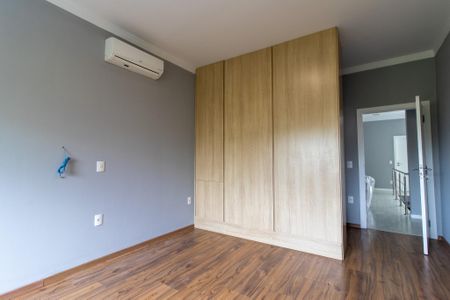 Casa de condomínio para alugar com 258m², 3 quartos e 4 vagasSuite 2