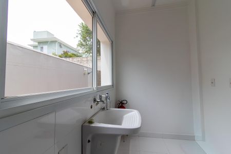 Casa de condomínio para alugar com 258m², 3 quartos e 4 vagasÁrea de Serviço