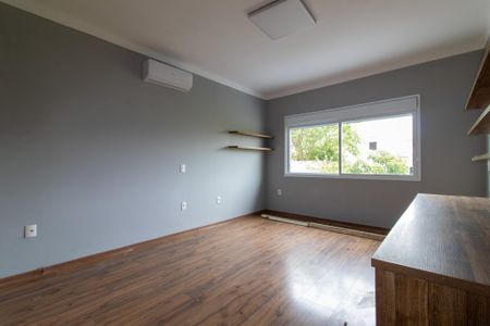 Casa de condomínio para alugar com 258m², 3 quartos e 4 vagasSuite 3