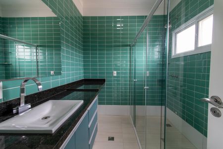 Casa de condomínio para alugar com 258m², 3 quartos e 4 vagasBanheiro da Suíte 1