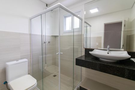 Casa de condomínio para alugar com 258m², 3 quartos e 4 vagasBanheiro Social