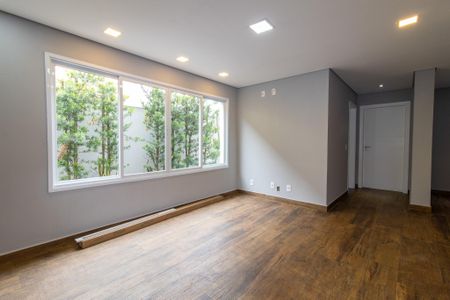 Casa de condomínio para alugar com 258m², 3 quartos e 4 vagasSala