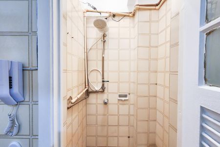 Apartamento à venda com 64m², 2 quartos e sem vaga Apartamento à venda com 64m², 2 quartos e sem vagaBanheiro de Serviço