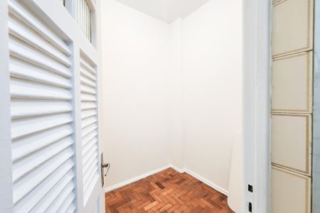 Apartamento à venda com 64m², 2 quartos e sem vaga Apartamento à venda com 64m², 2 quartos e sem vagaQuarto de Serviço