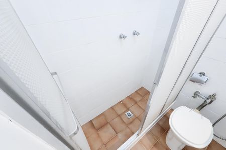 Apartamento à venda com 64m², 2 quartos e sem vaga Apartamento à venda com 64m², 2 quartos e sem vagaBanheiro