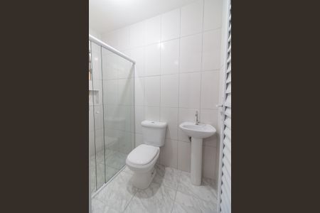 Banheiro de casa para alugar com 1 quarto, 55m² em Jardim das Esmeraldas, São Paulo