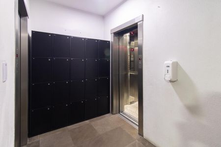 Apartamento à venda com 42m², 1 quarto e sem vagaElevador