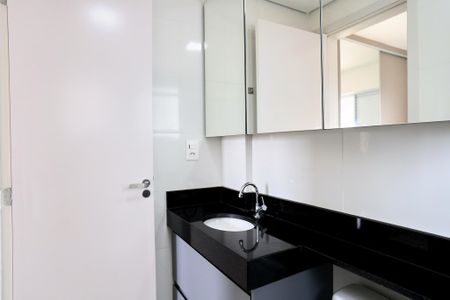 Banheiro da Suíte de apartamento para alugar com 3 quartos, 70m² em Ipiranga, Belo Horizonte