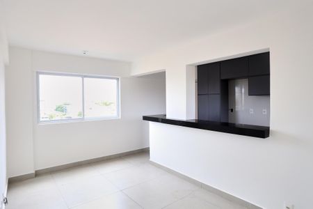 Sala de apartamento para alugar com 3 quartos, 70m² em Ipiranga, Belo Horizonte