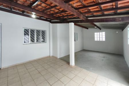 Casa para alugar com 100m², 3 quartos e 3 vagasQuintal - Garagem