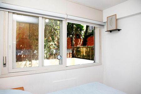 Quarto de kitnet/studio para alugar com 1 quarto, 27m² em Cidade Baixa, Porto Alegre