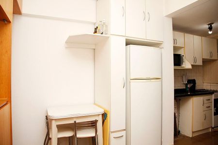 Sala de kitnet/studio para alugar com 1 quarto, 27m² em Cidade Baixa, Porto Alegre