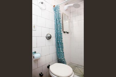 Banheiro de kitnet/studio para alugar com 1 quarto, 27m² em Cidade Baixa, Porto Alegre