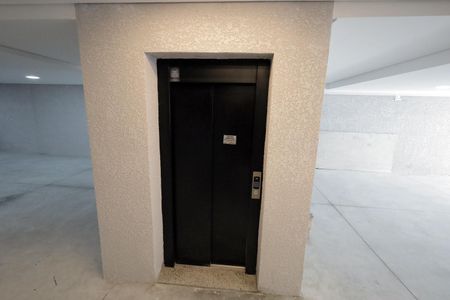 Apartamento à venda com 62m², 2 quartos e 1 vaga Apartamento à venda com 62m², 2 quartos e 1 vagaElevador