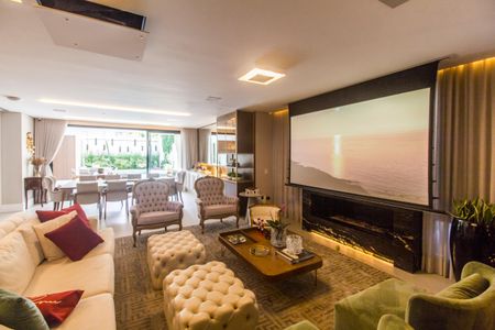 Sala de casa de condomínio à venda com 5 quartos, 500m² em Alphaville, Santana de Parnaíba