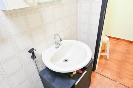 Casa para alugar com 120m², 2 quartos e 1 vaga Casa para alugar com 120m², 2 quartos e 1 vagaBanheiro Social