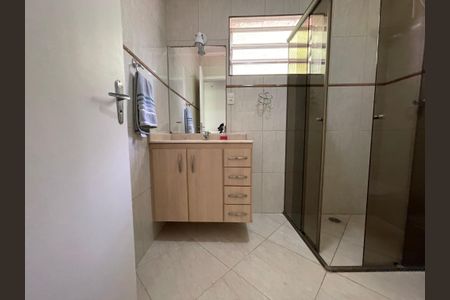 Casa à venda com 122m², 3 quartos e 2 vagas Casa à venda com 122m², 3 quartos e 2 vagasBanheiro 1